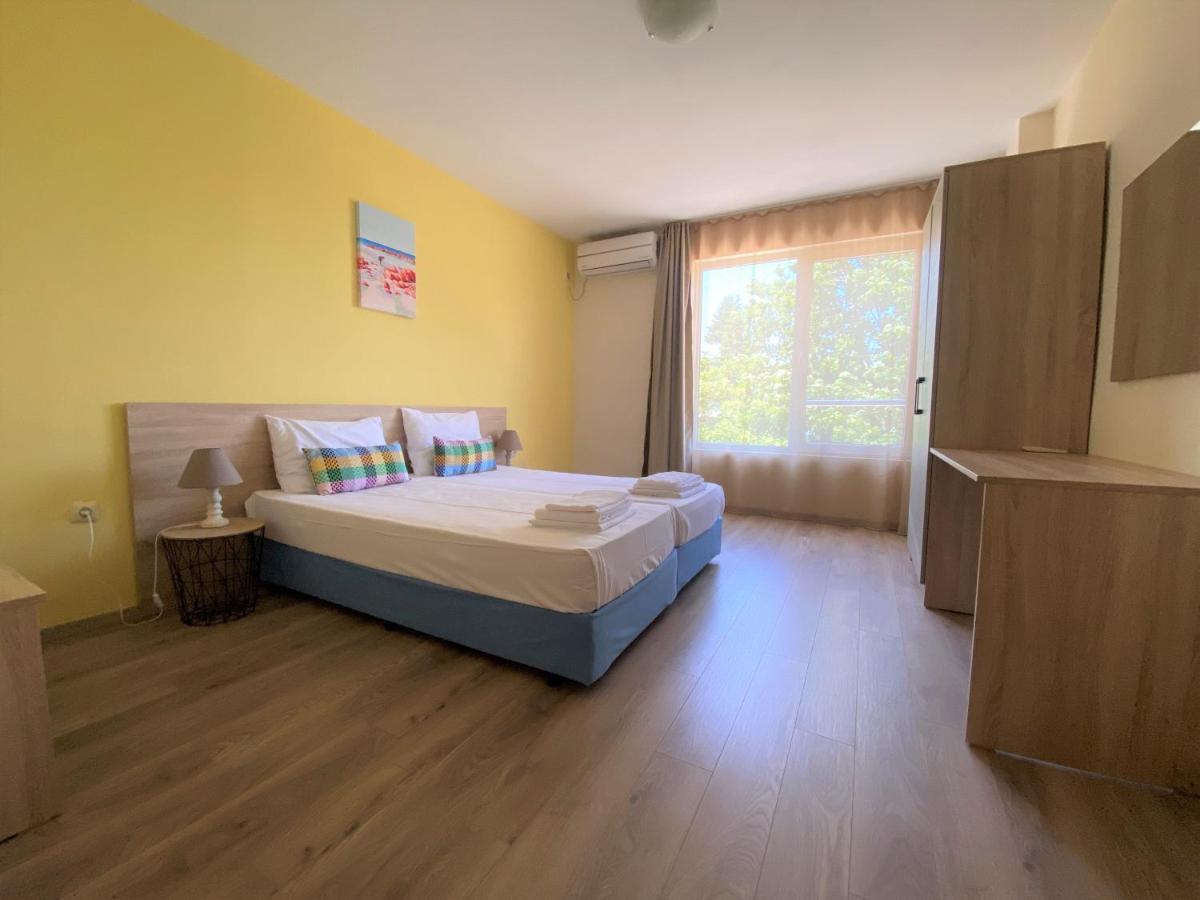 Solei Apartments Primorsko Exterior foto